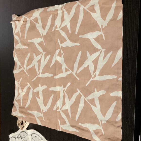 MIRTH Tan and White Dust Bag - Picture 4 of 4